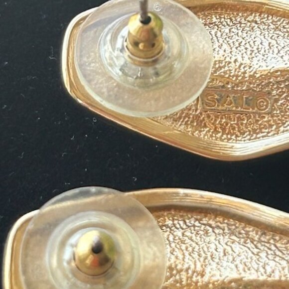 S.A.L SWAROVSKI Ruby Red Crystal Gold Tone EARRINGS - Picture 9 of 9